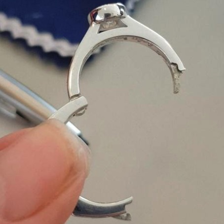 CliQ Superfit Hinged Ring