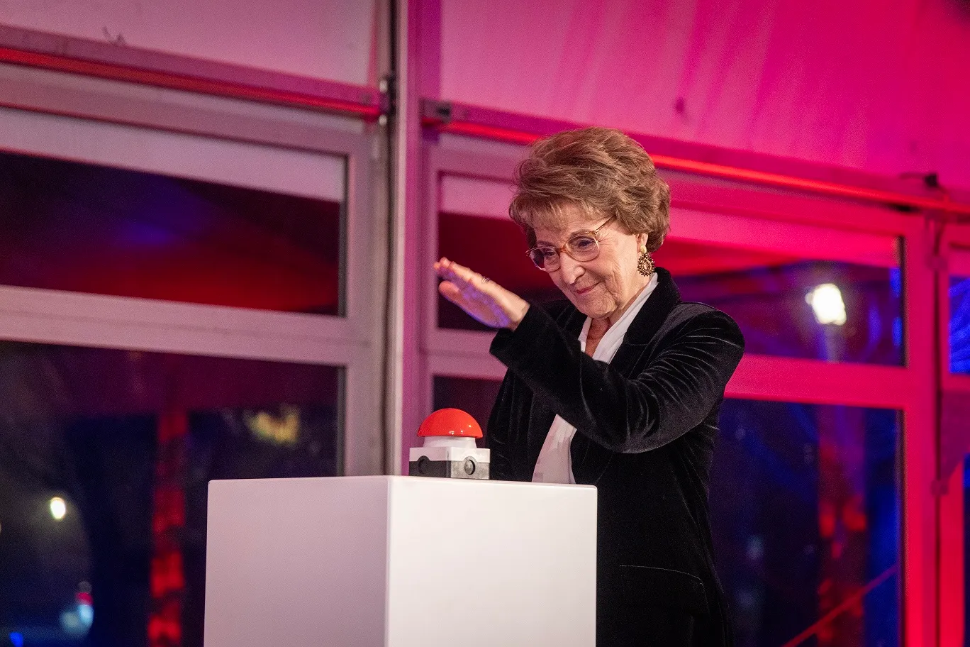 Uitgebreid Herinneringscentrum Apeldoornsche Bosch geopend door Hare Koninklijke Hoogheid Prinses Margriet