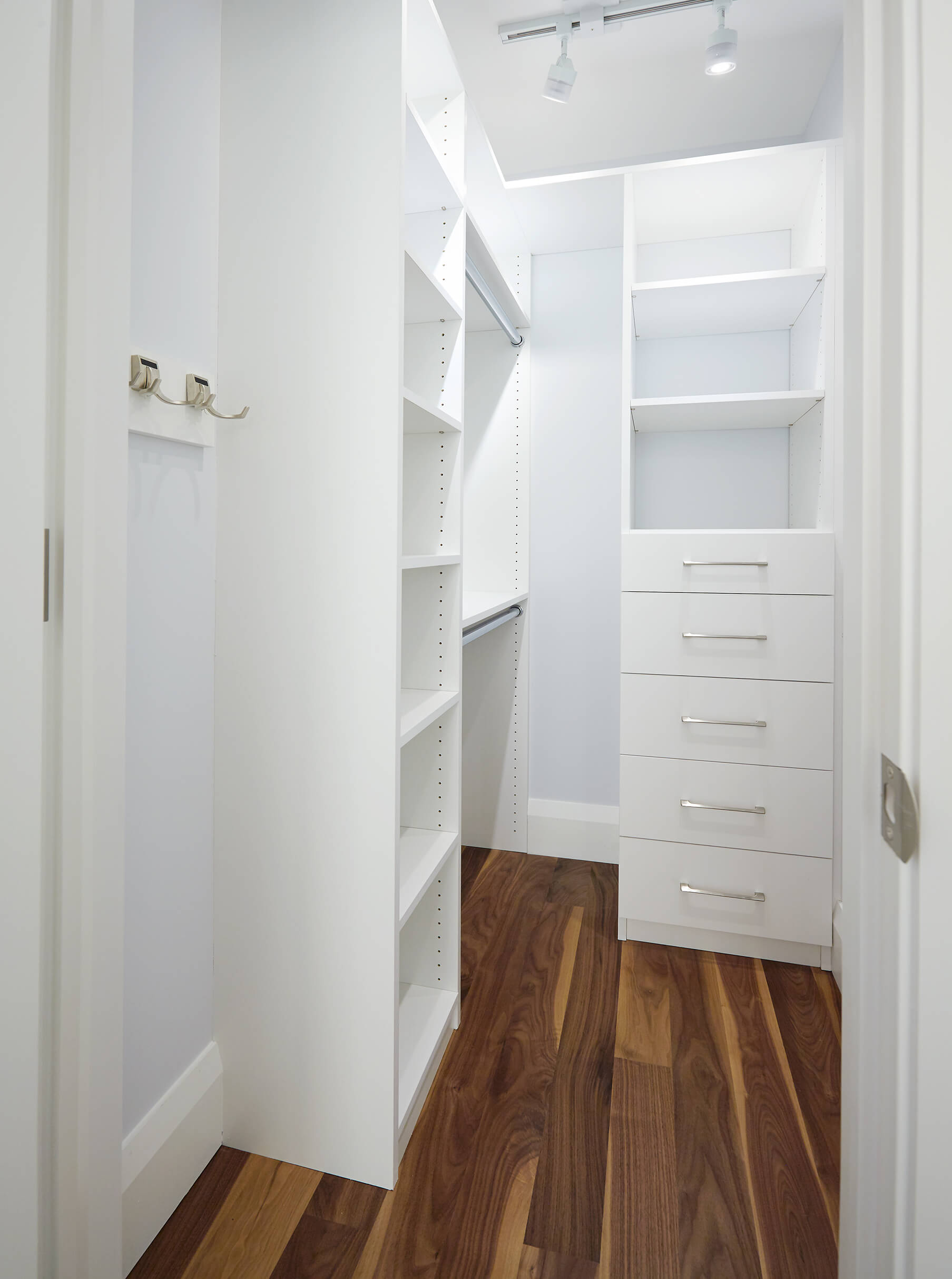 Bedford Park: With a stylish and practical kitchen off a relaxed living area with room for a formal dining space, this family was ready to go!