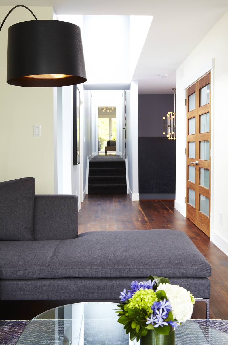 West Toronto: The transformation of a 1973 flat roof split level bungalow into a mid-century modern inspired family home