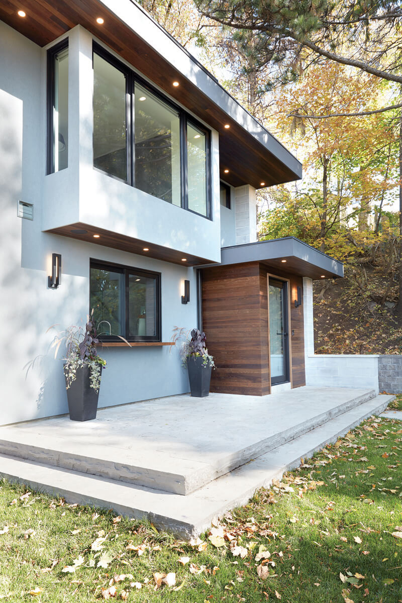 East York: Oiled oak flooring was paired with walnut accents and glass to allow for maximum warmth and light