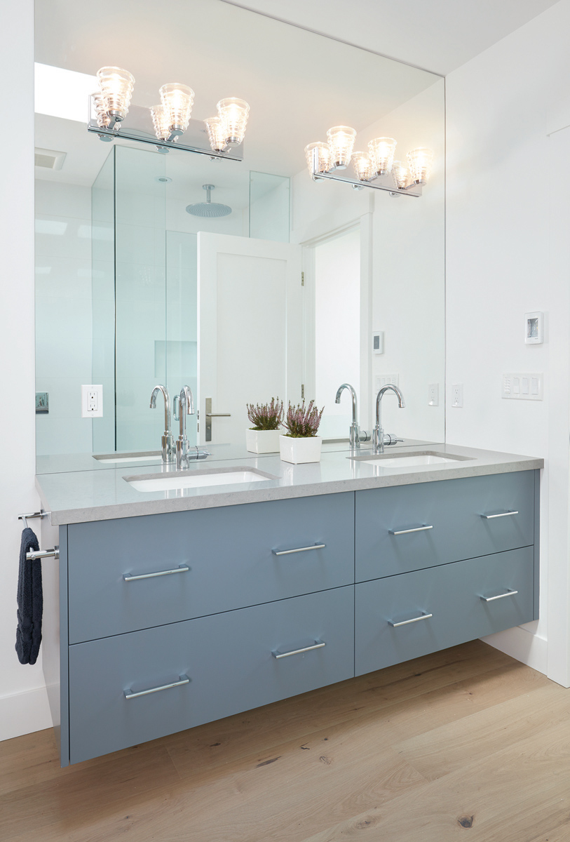 East York: Oiled oak flooring was paired with walnut accents and glass to allow for maximum warmth and light