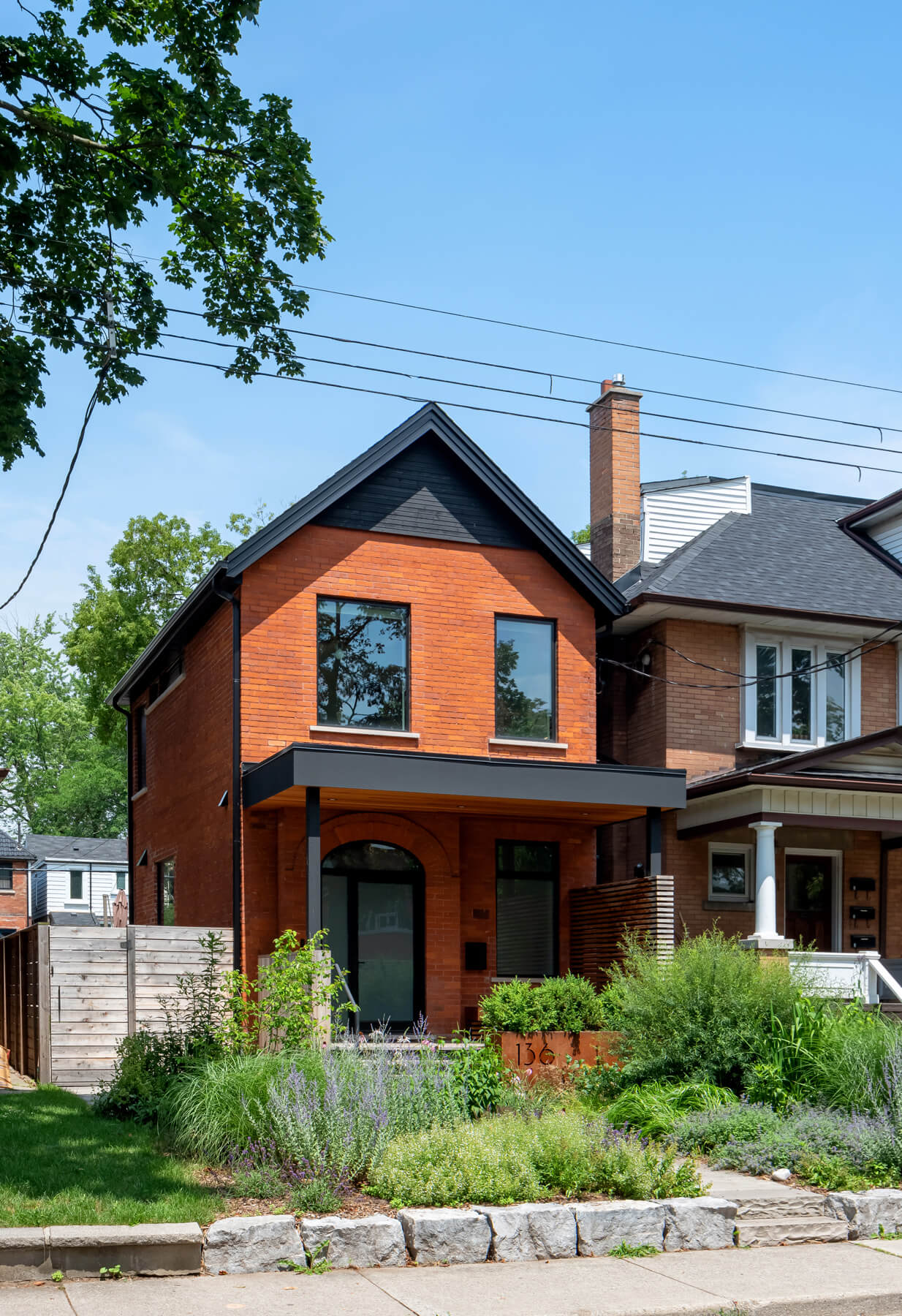 Roncesvalles Reno: Only the chicest of modern touches for this detached home in Tornto’s Roncesvalles neighbourhood