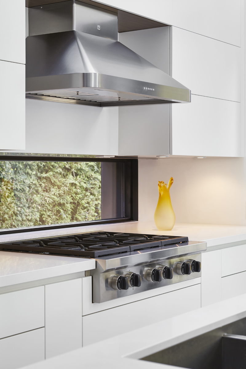 Summerhill Standout: The wide open kitchen is a chef's dream and the ceiling soars up 20 feet!