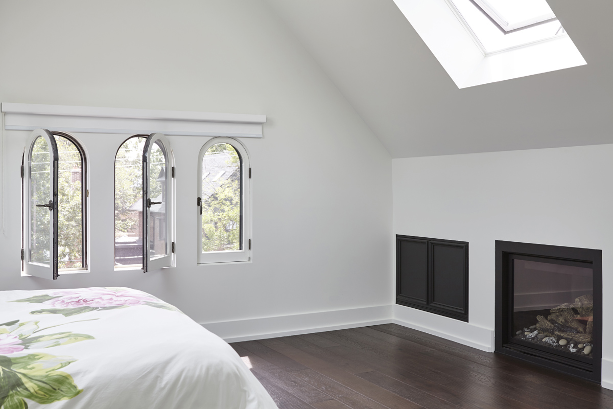 Summerhill Standout: The wide open kitchen is a chef's dream and the ceiling soars up 20 feet!