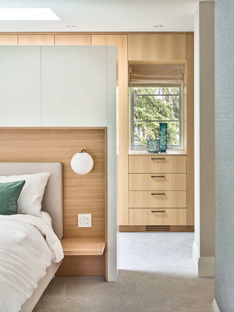 Beautiful Baby Point: Nestled within an established west-end enclave, this transformation is both contemporary yet traditional—in keeping with the surrounding neighbourhood's aesthetic