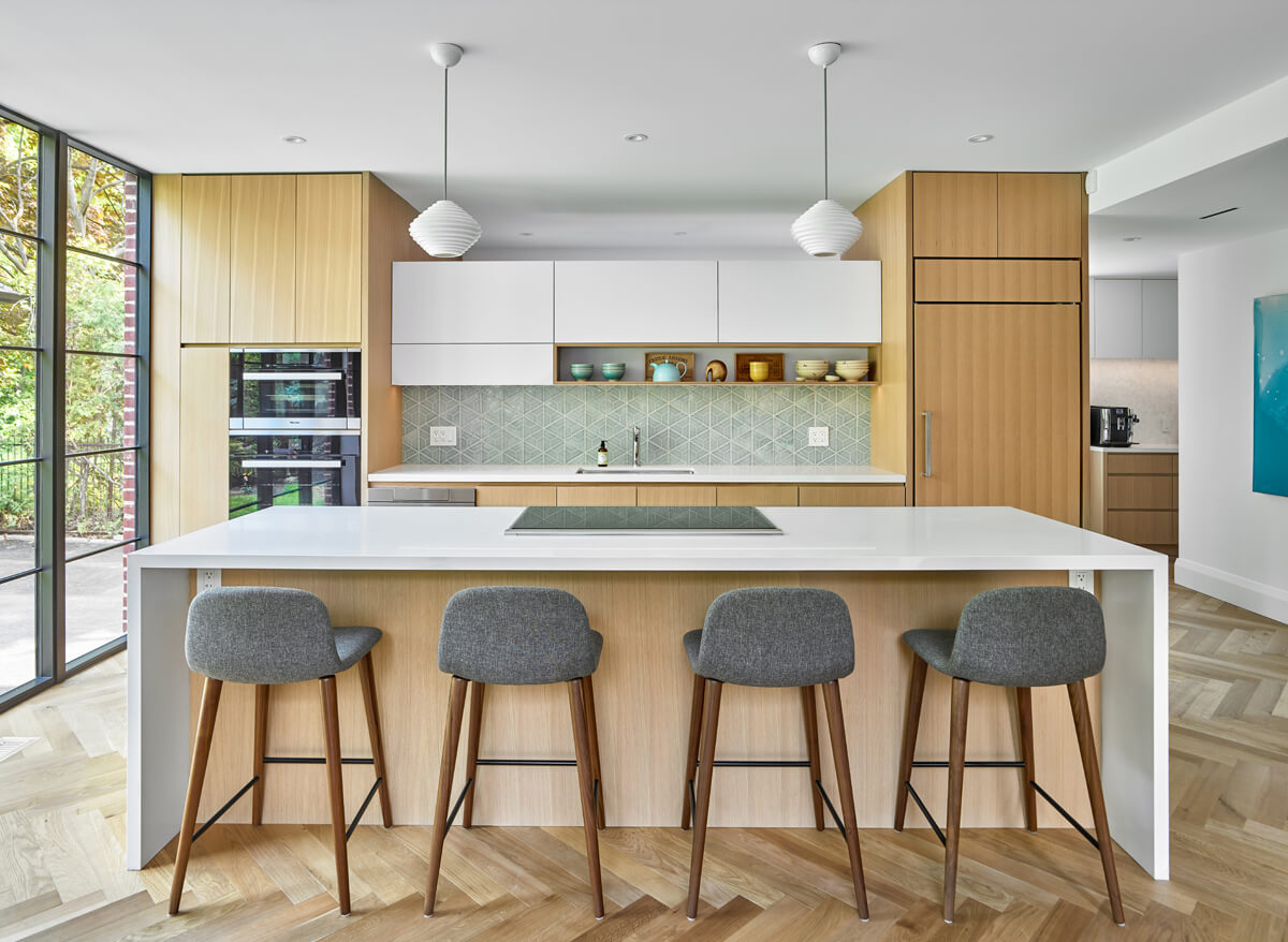 Beautiful Baby Point: A family home is refreshed with a spacious master suite, large, bright kitchen suitable for both casual gatherings and entertaining, and a sizeable rear addition