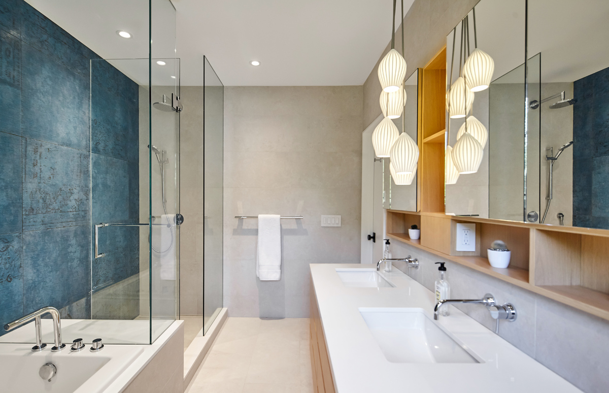 Beautiful Baby Point: A family home is refreshed with a spacious master suite, large, bright kitchen suitable for both casual gatherings and entertaining, and a sizeable rear addition
