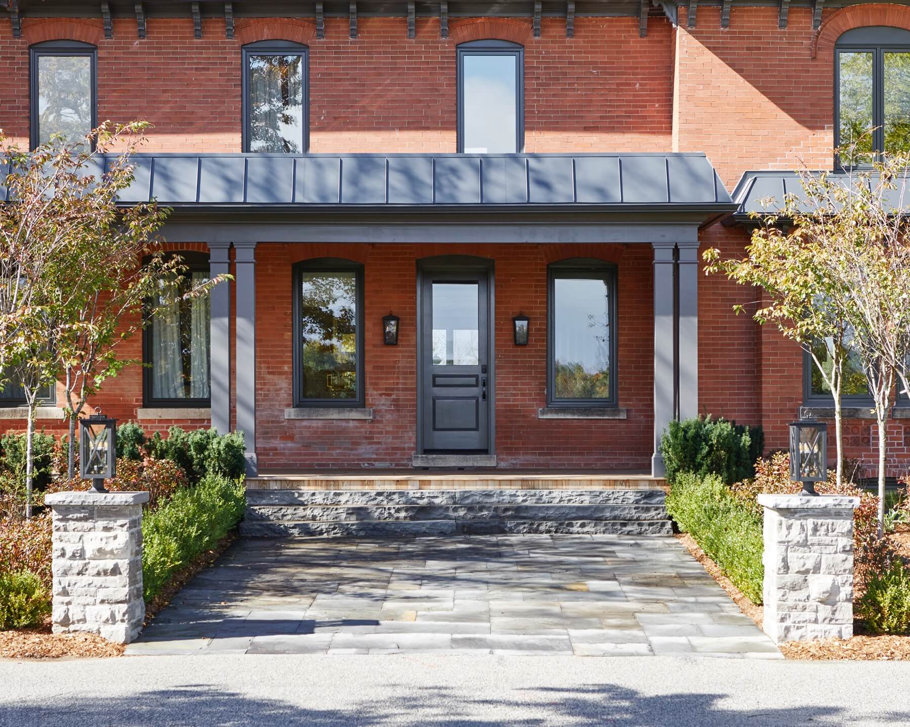 Manor Estate: The fine balance of curved and straight lines results in an uncomplicated design that is both comfortable and relaxing while still sophisticated and refined