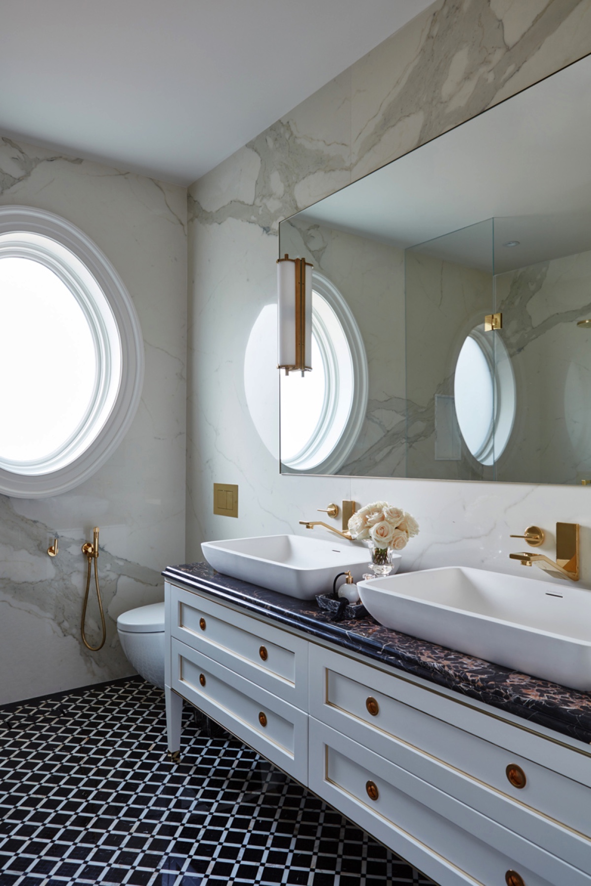 Manor Estate: The fine balance of curved and straight lines results in an uncomplicated design that is both comfortable and relaxing while still sophisticated and refined