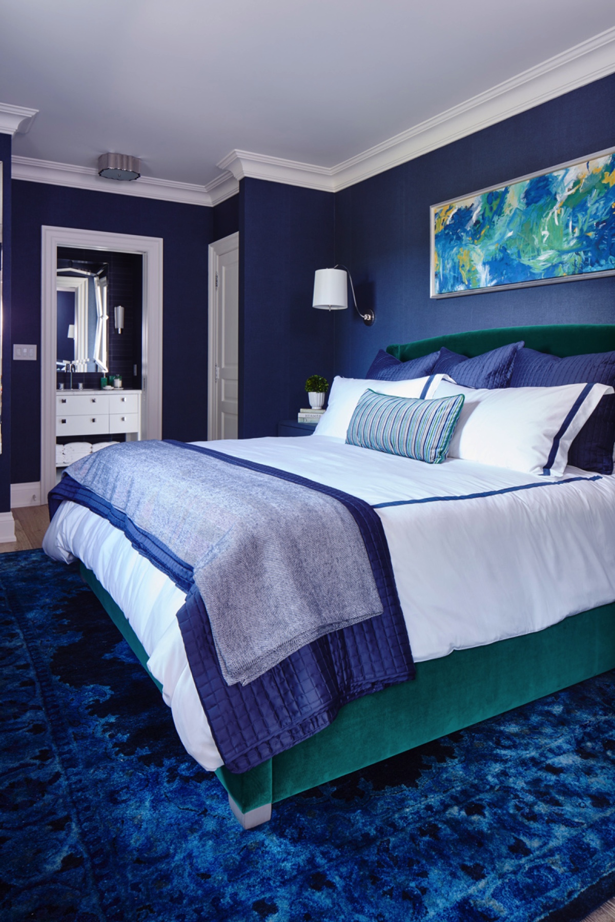 Manor Estate: This estate is a transitional home that blends traditional architectural elements with clean-lined furniture and modern finishes