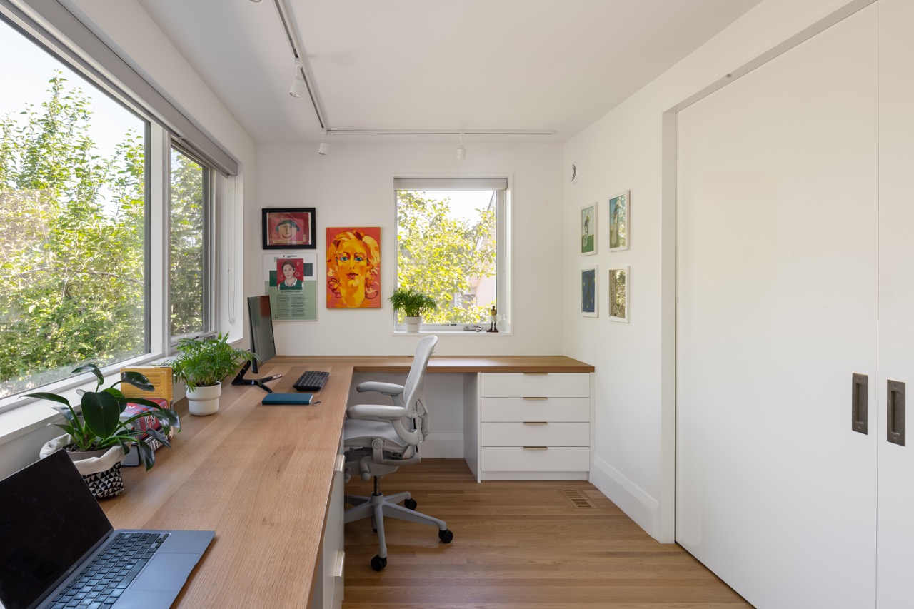 Picturesque Parkside: A stately Edwardian on a tree-lined Parkside street, restored inside and out