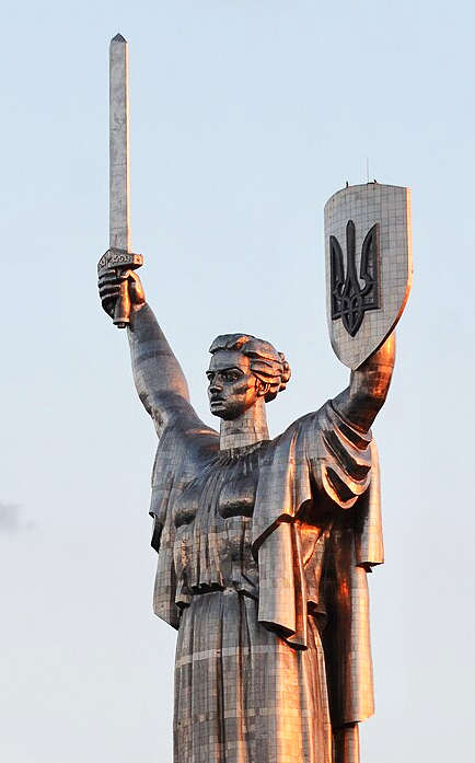 Statue de la Mère Patrie à Kyiv, symbole emblématique de l’Ukraine.