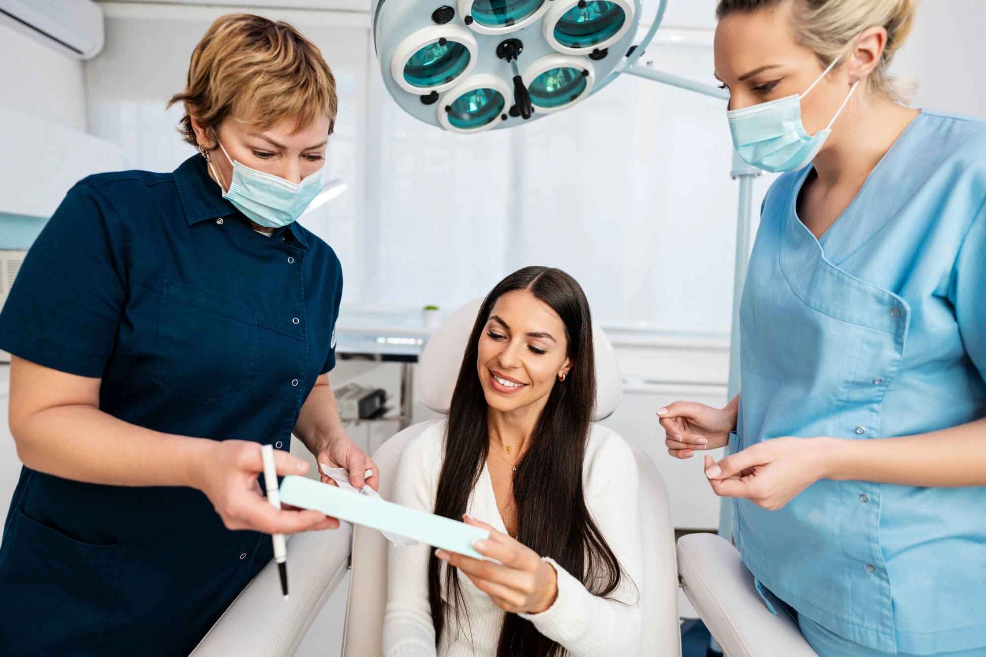 Patient with emergency dentist ft lauderdale