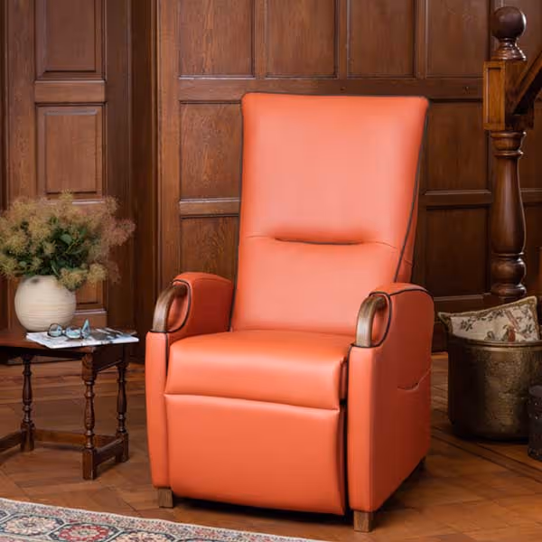 Blij echtpaar met traplift