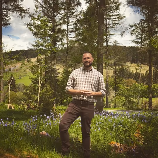 Dyn gyda bwriad: Arwr Pen-y-bont, Dan Lock ar ailgysylltu ymwelwyr â byd natur