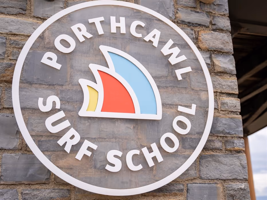 Ysgol syrffio Porthcawl