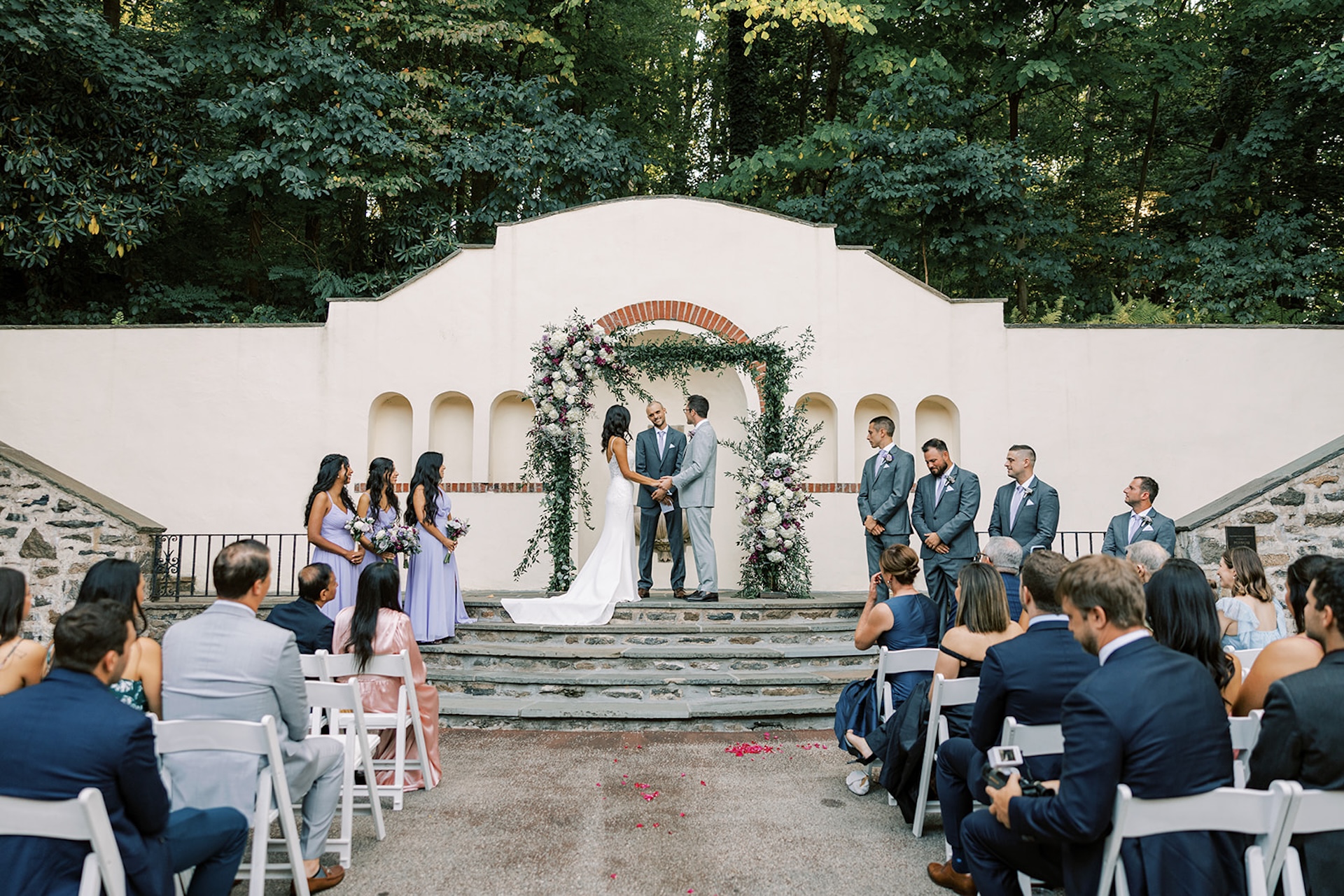 Ceremony site in the courtyard of the Willows
