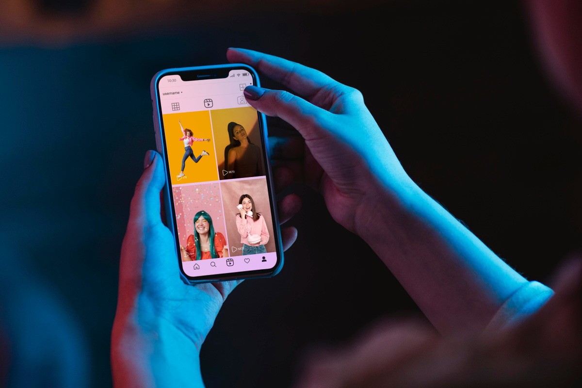 Playing multiple videos, as YouTube and Instagram do, seems easy. But from the developers' perspective, it's not. Here's how we did it.