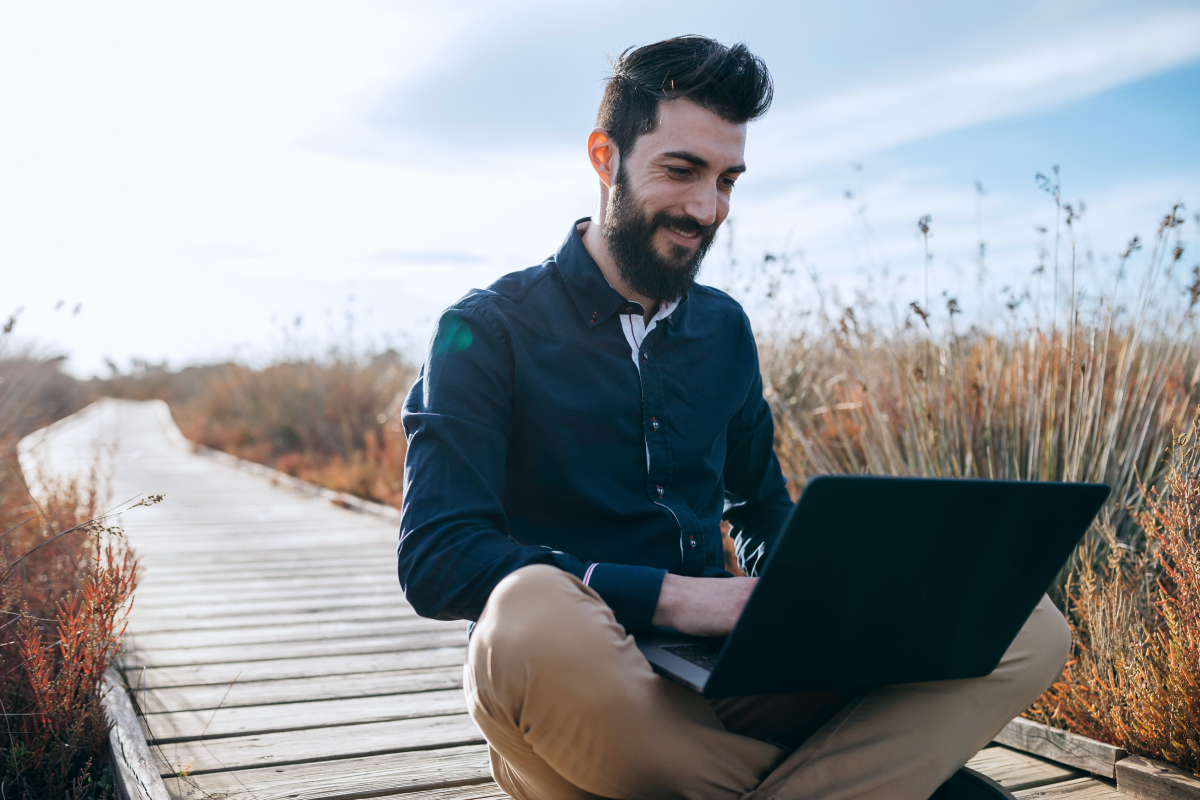 In-house vs Outsourcing Development: Which One to Choose?