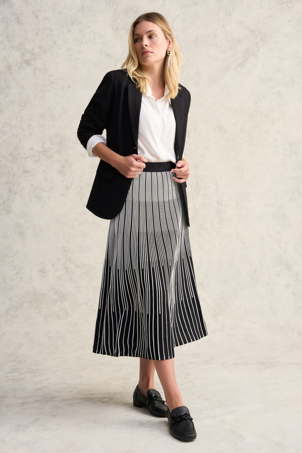 GRADUAL STRIPE SKIRT
