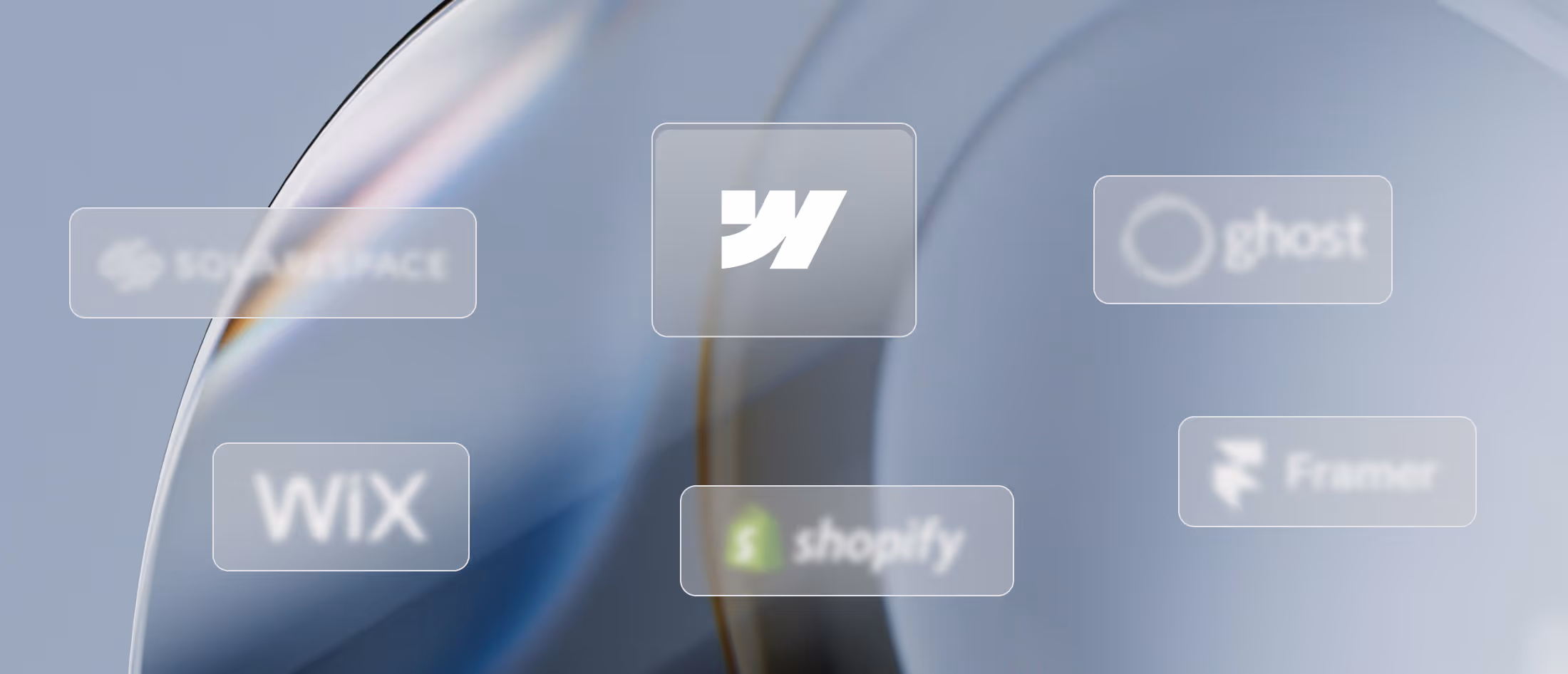 Verschiedene Logos von Website Buildern auf einem abstrakten futuristischem Hintergrund.