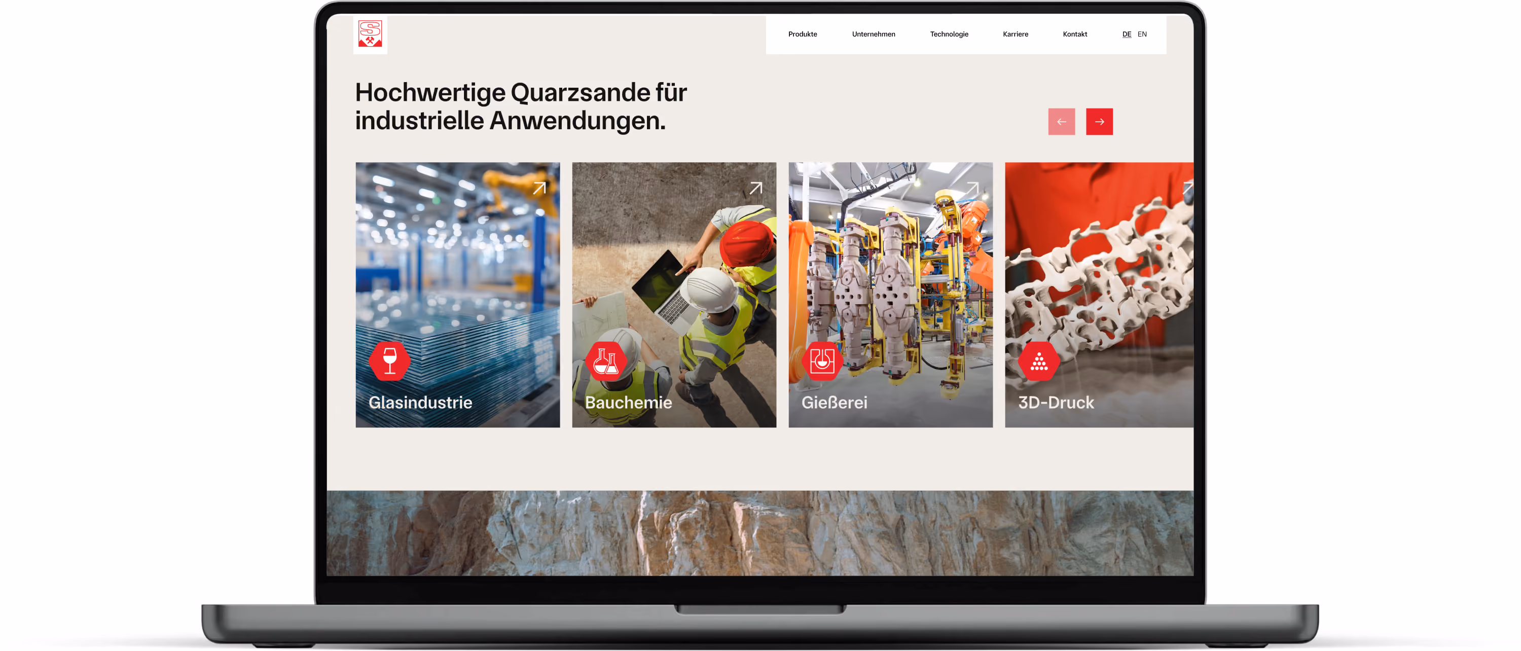 Ein MacBook Mockup zeigt einen Slider mit verschiedenen Anwendungsfeldern von Quarzsand.
