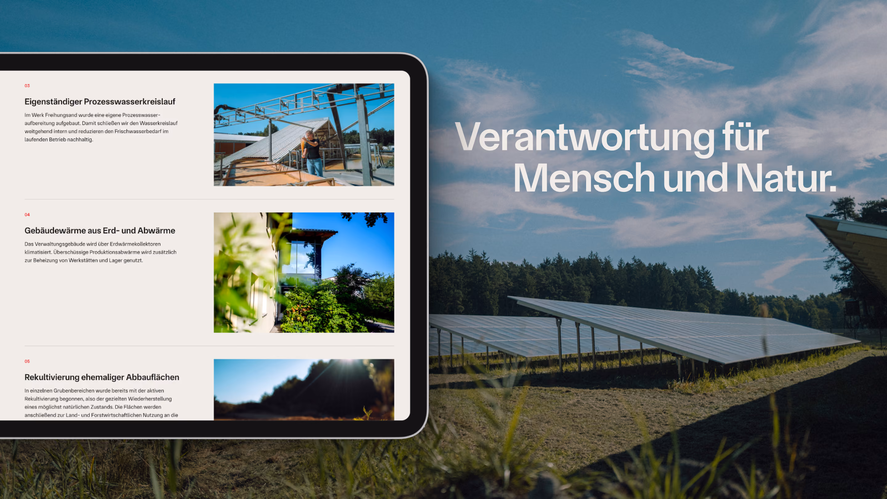 Ein Tablet zeigt eine Website zum Thema Nachhaltigkeit auf einem Hintergrundbild eines Solarparks.