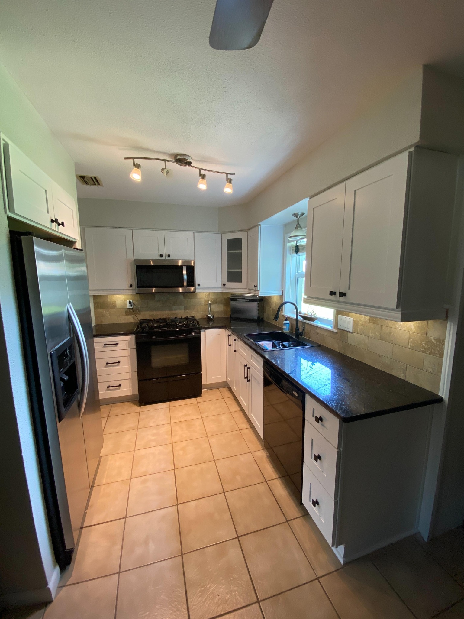 Kitchen Cabinet Update