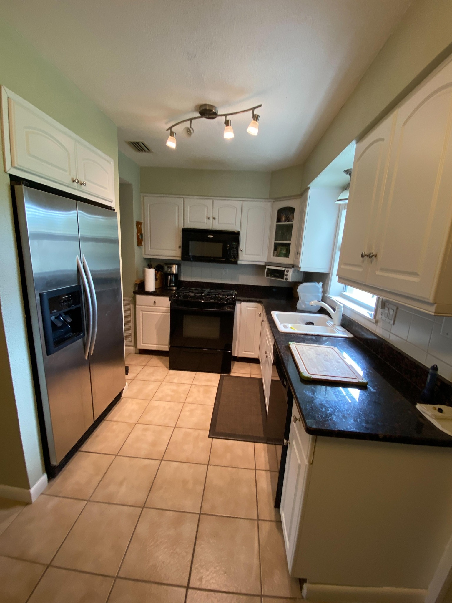 Kitchen Cabinet Update