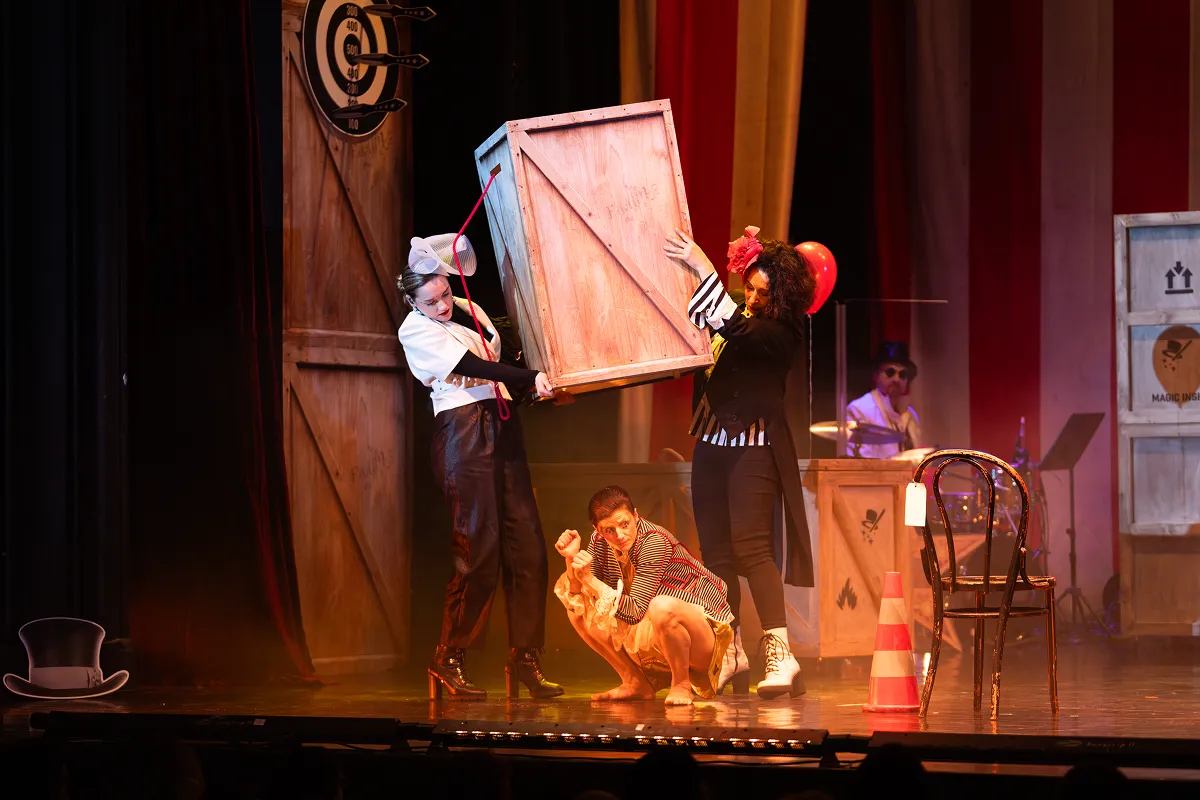 Fotografie z představení Cirkus Bazar