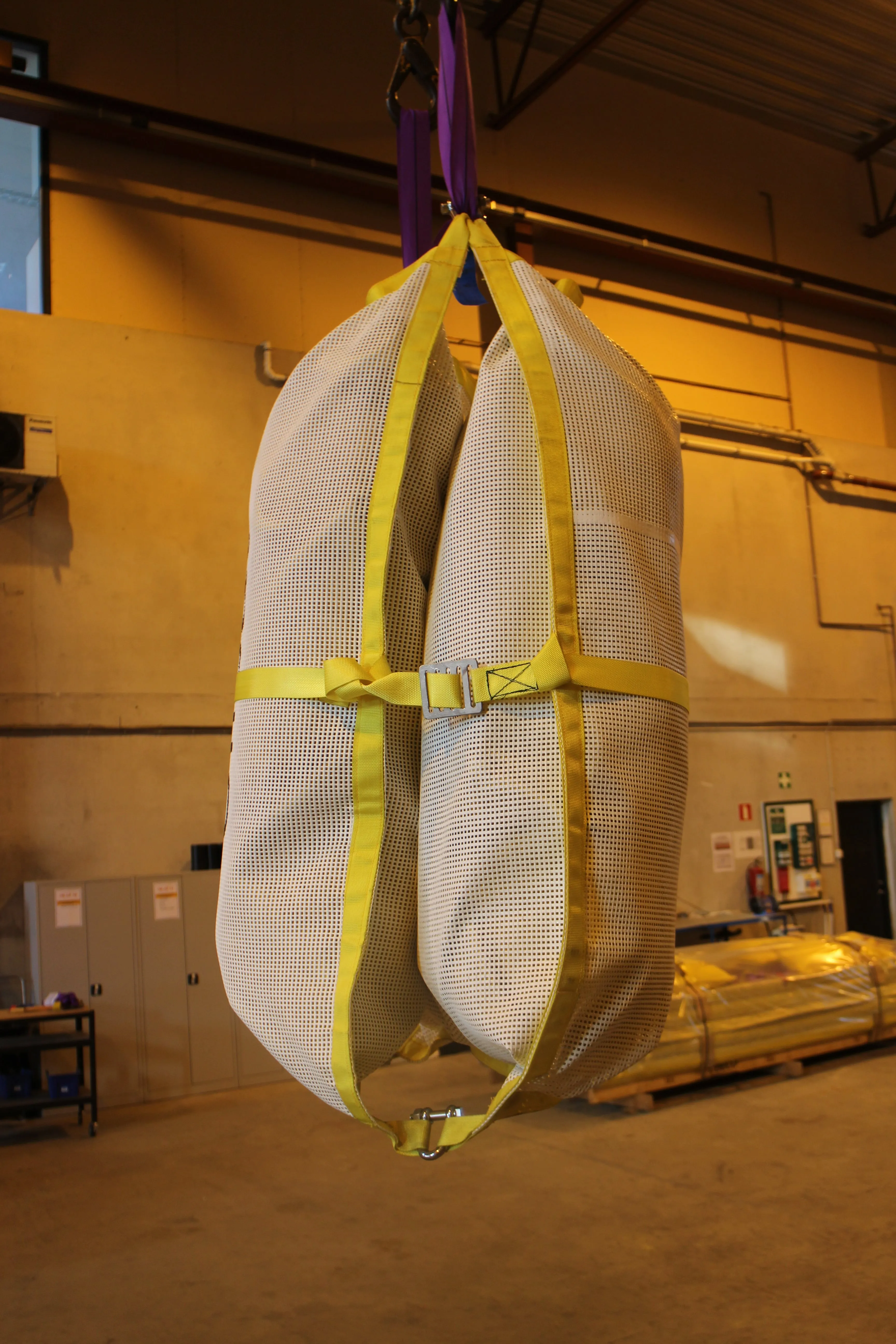 Ufloat type C, D and E, deepwater, lightweight buoyancy unit