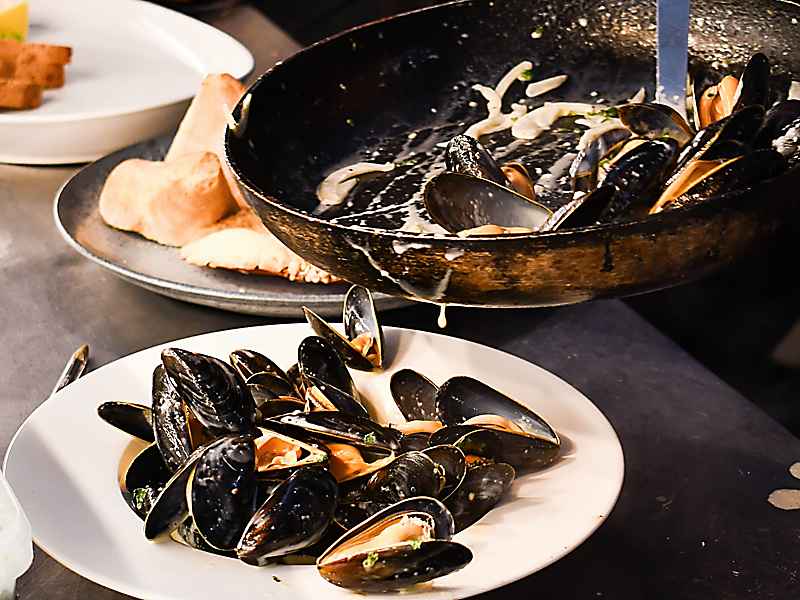 The Crab Shed Salcombe for fresh Devon mussels