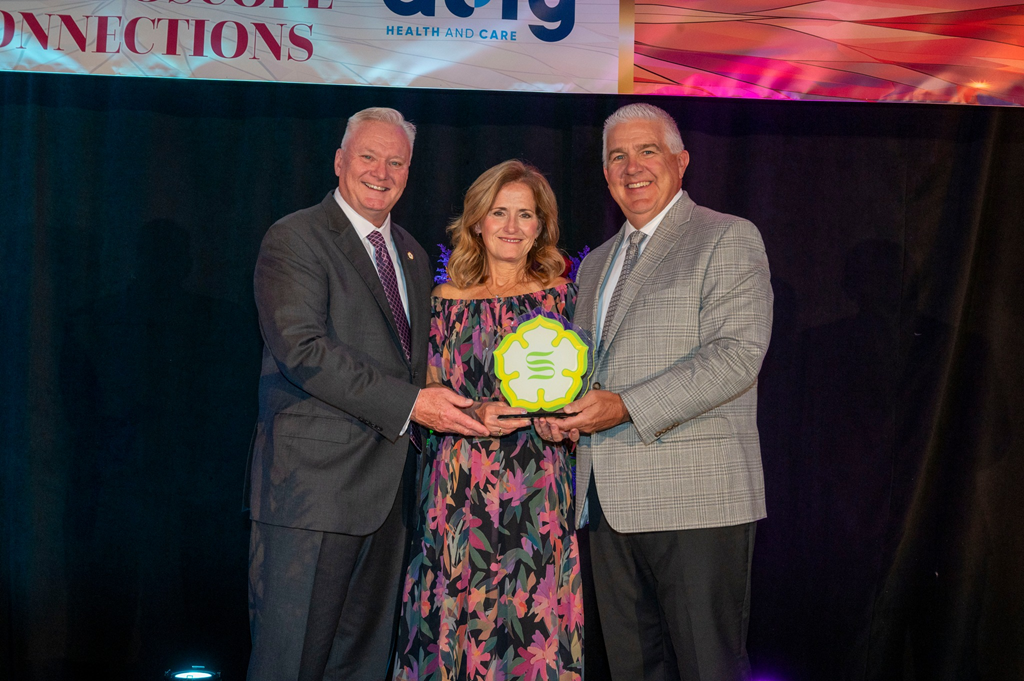 Divine Signs Honored with the Mayor’s Award at the 2025 Toast of Schaumburg