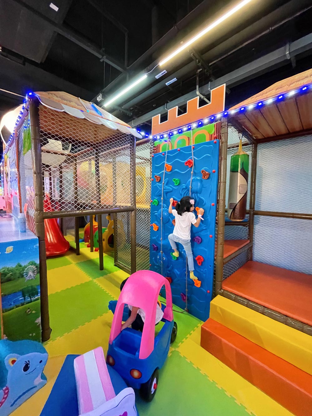 Indoor Playground at Paco FunWorld Kallang Wave Mall
