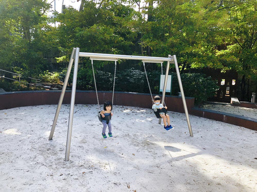 Esplanade Park Playground swings