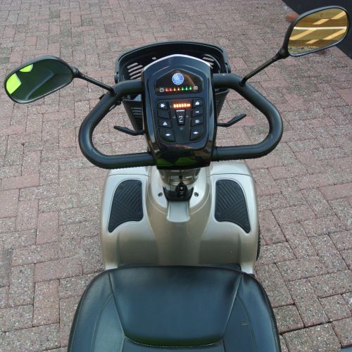 Achteraanzicht scootmobiel