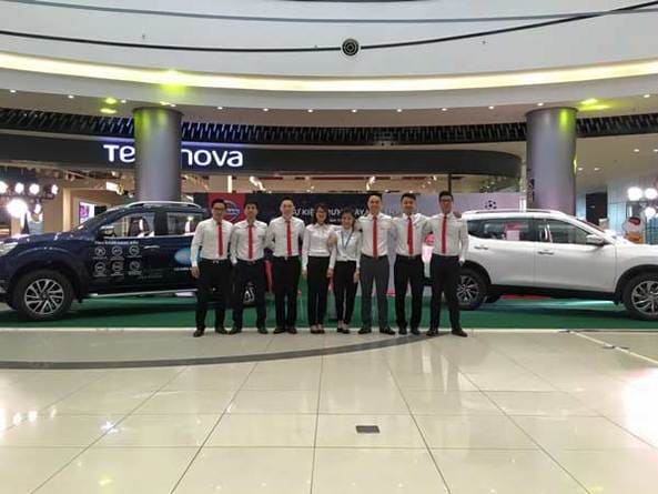 Đội ngũ nhân viên giỏi chuyên môn và tận tình với khách hàng