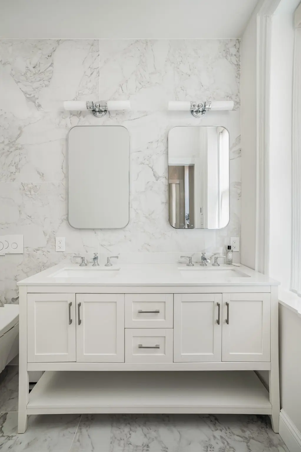 Brooklyn apartment bathroom renovation by Gallery KBNY design-build