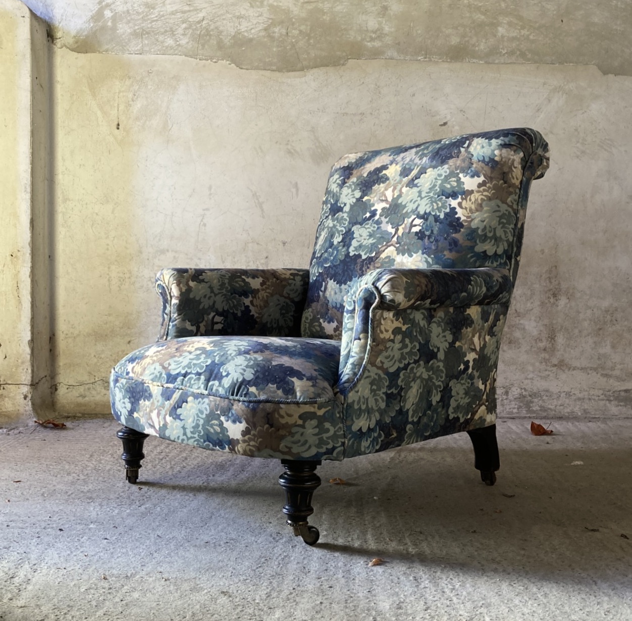 Late Victorian armchair in Oak Leaf