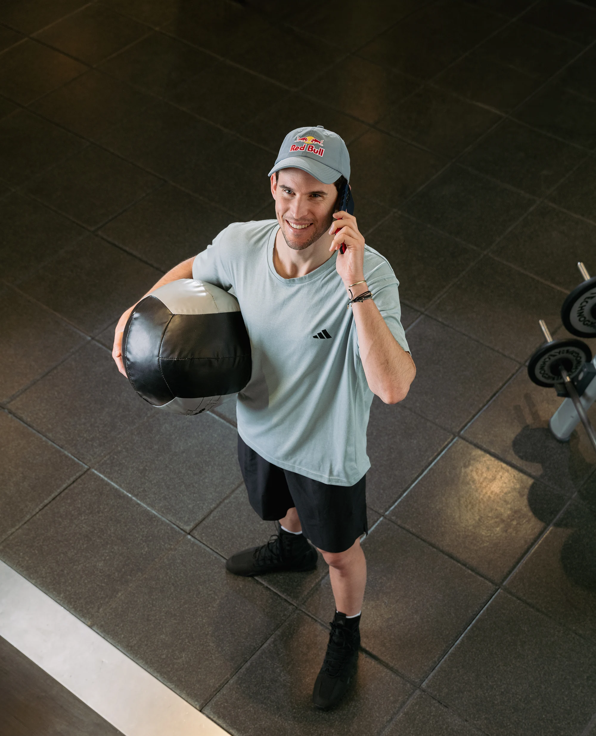 Dominic Thiem spielt Tennis