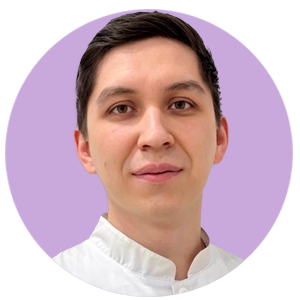 Врач Романов