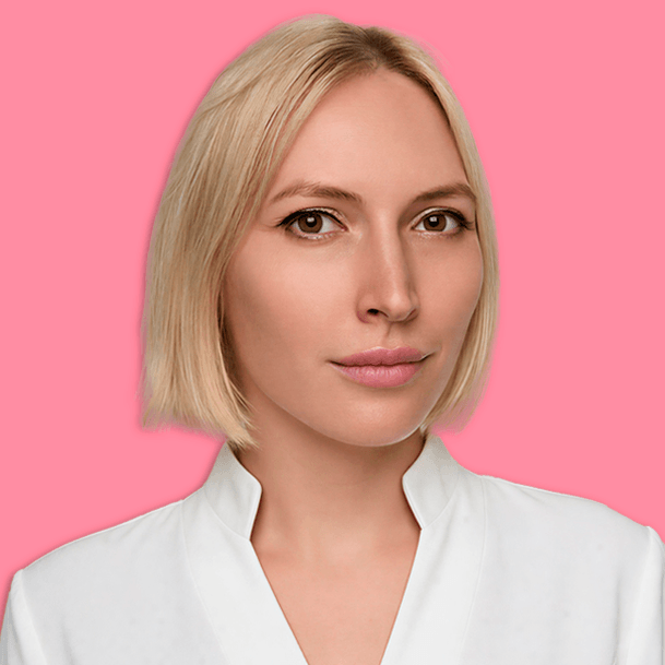 Врач Семенникова