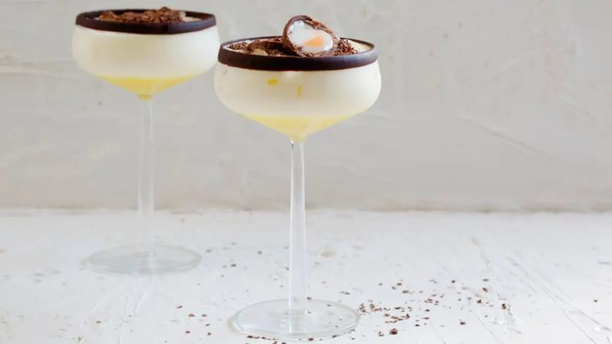 Creme egg cocktails from Delicious.