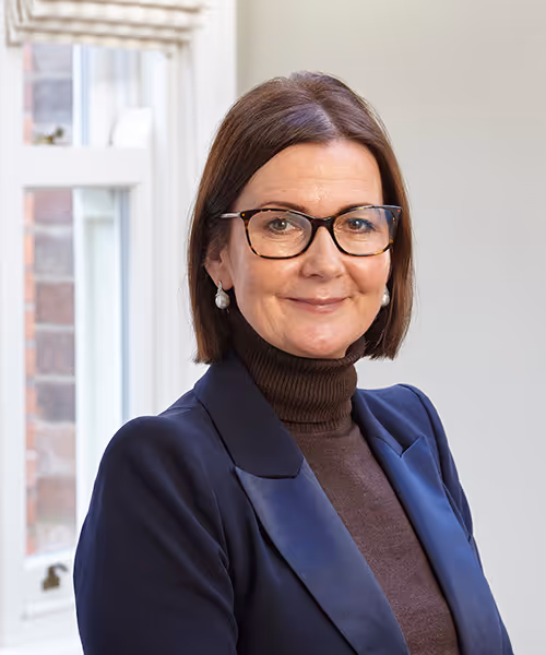 Dr Lisa Campbell