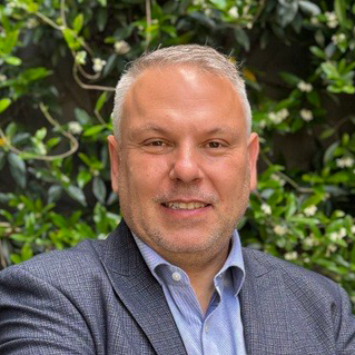 Dr Daniel Chapple