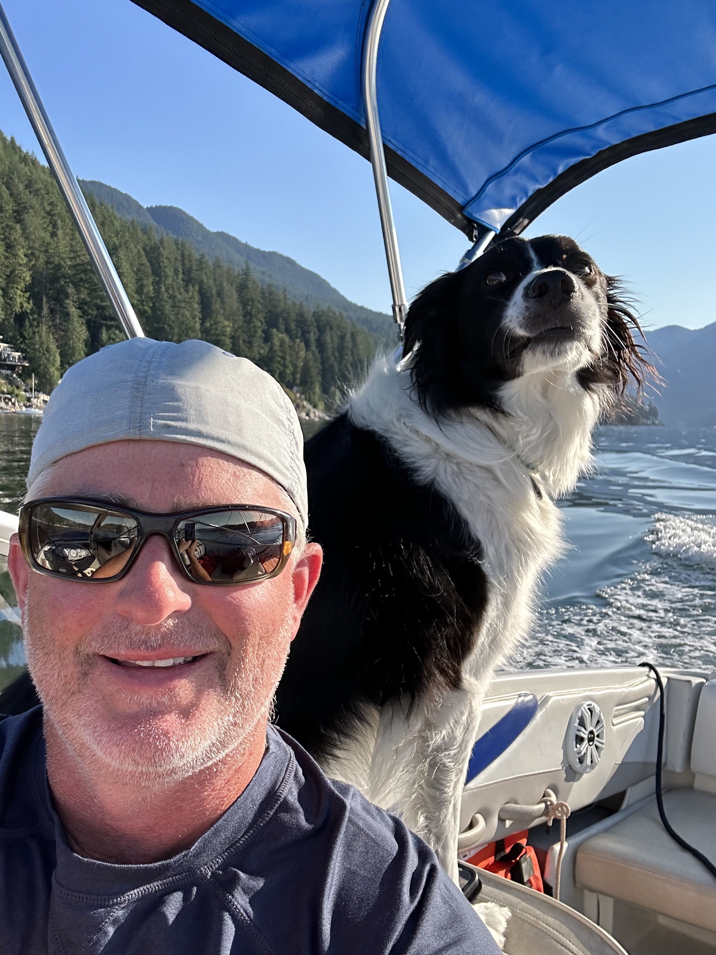 Boat dogs welcome! Well behaved dogs that are comfortable on boats can join the ride on our shorter trips.