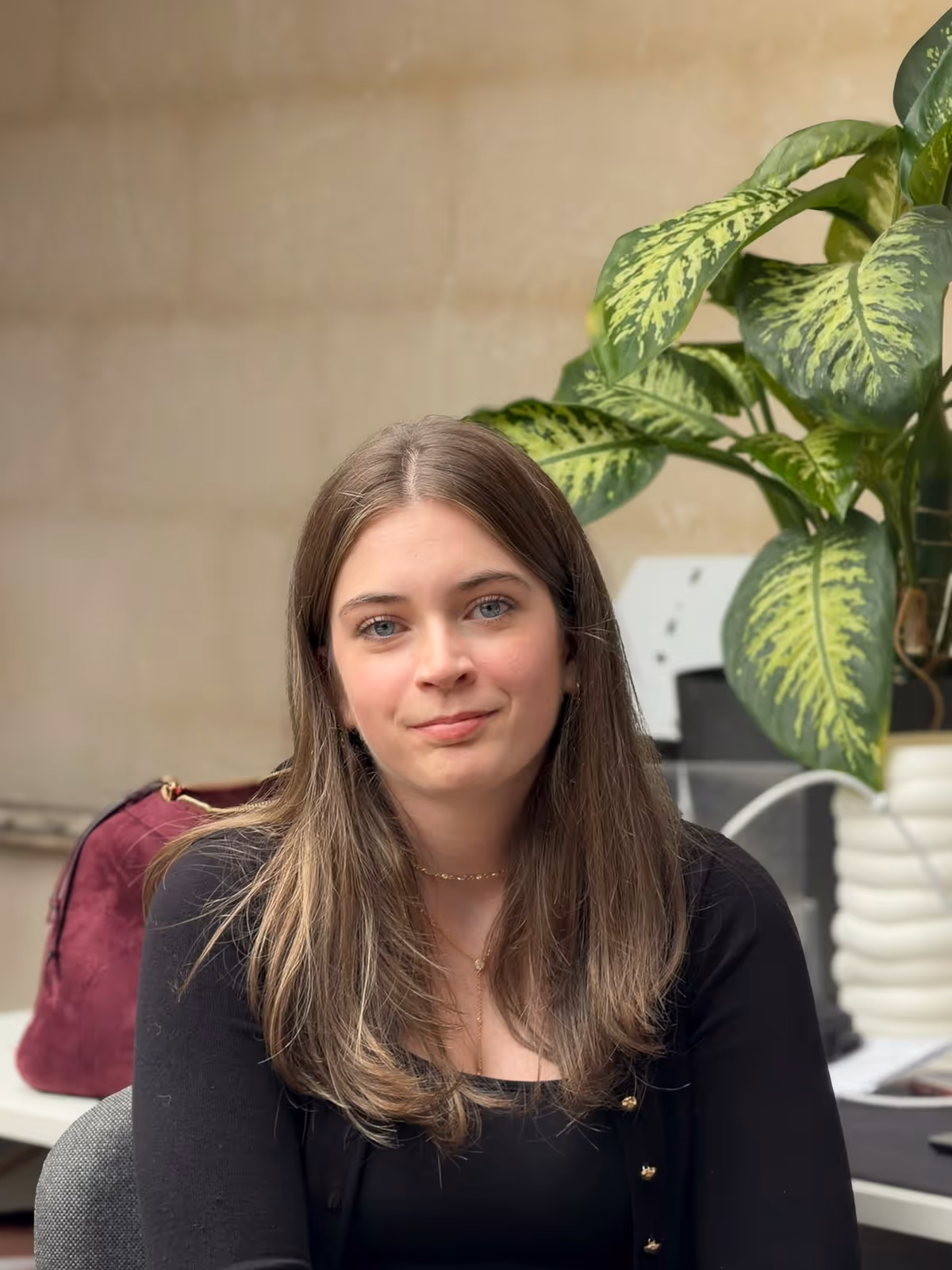 Lena Sakalli ist ein wertvoller Teil von dem Team von QiTech