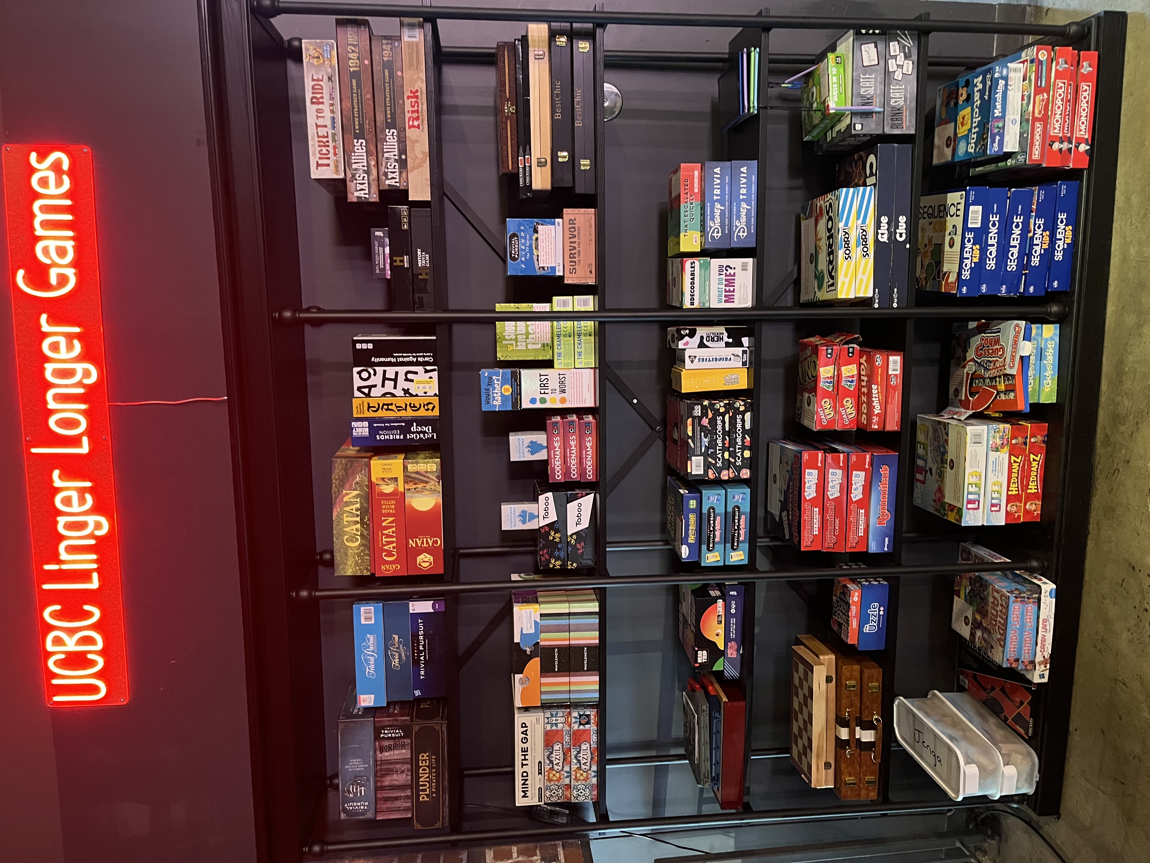 Grove Bierhall: Open 11am-3pm on 12/24 (closed on 12/25), regular hours the rest of the weekend. 