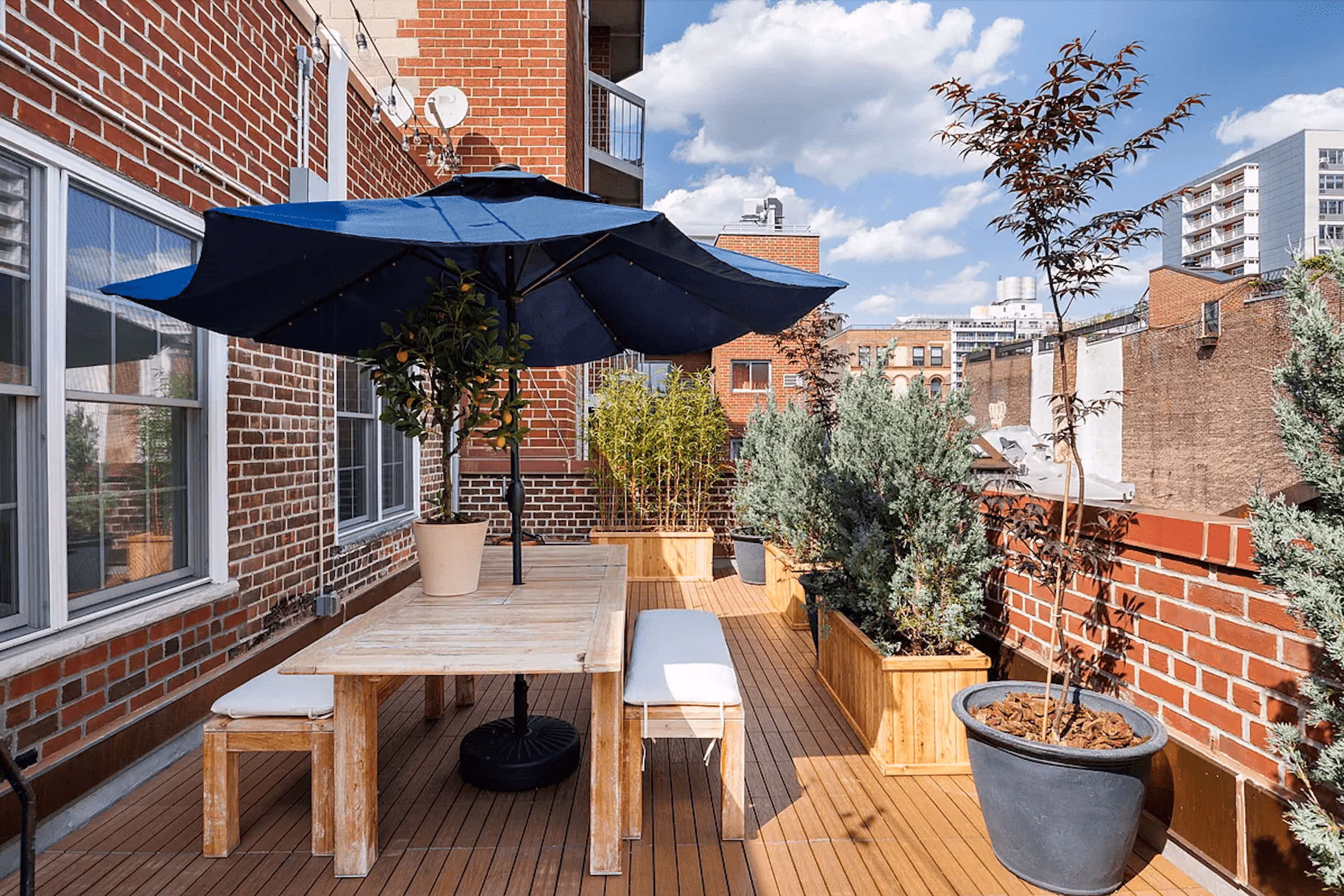Manhattan apartment combination patio by Gallery KBNY